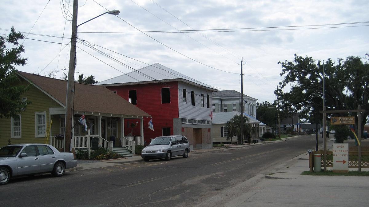 beach town motel morning