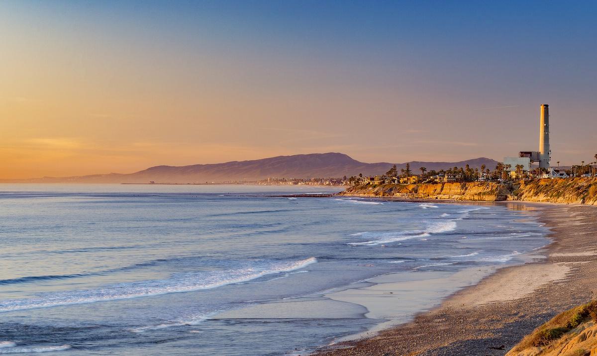 Carlsbad beach summer crowd