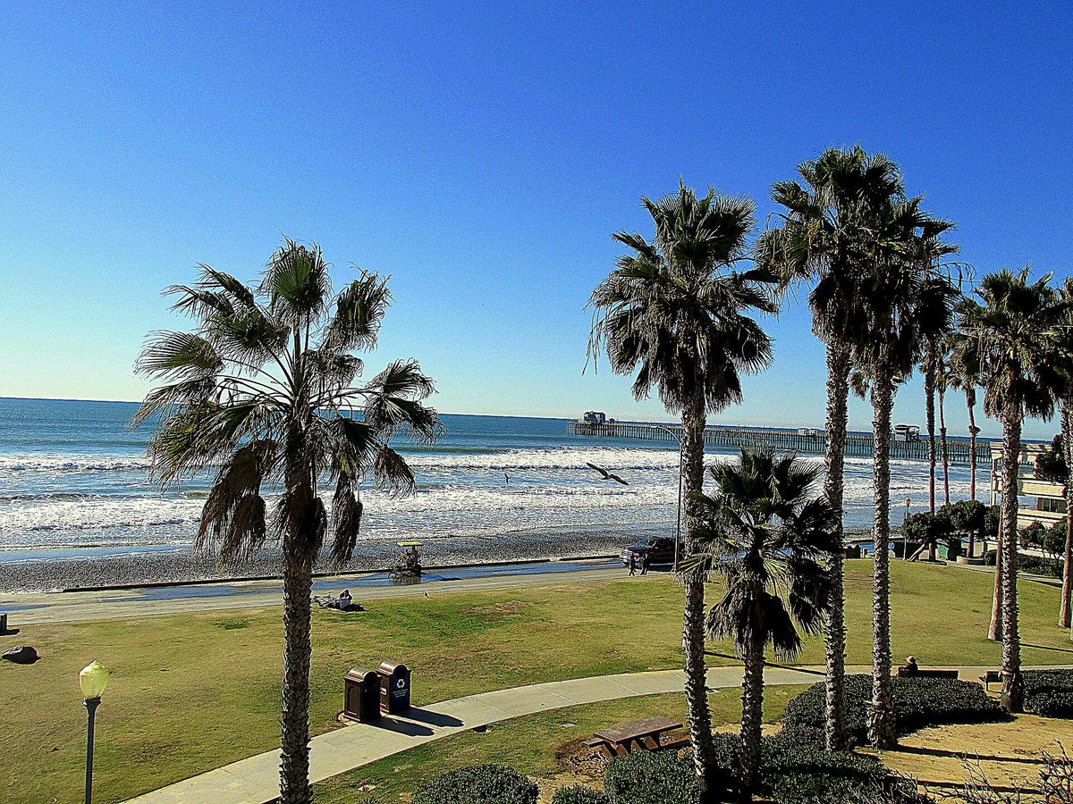 Oceanside pier wooden California